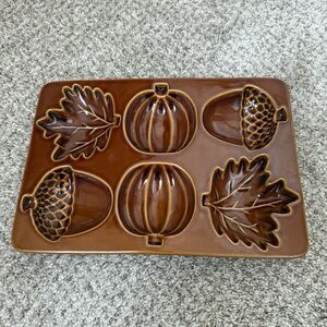 CRATE AND BARREL Harvest Fall Pumpkin Autumn Acorn Baking Dish
